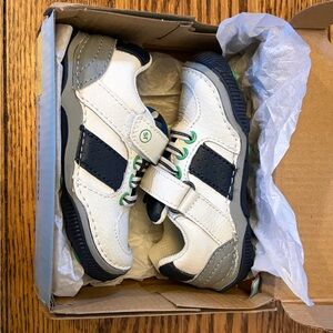 NIB Stride Rite White Leather Sneaker Shoes 5M